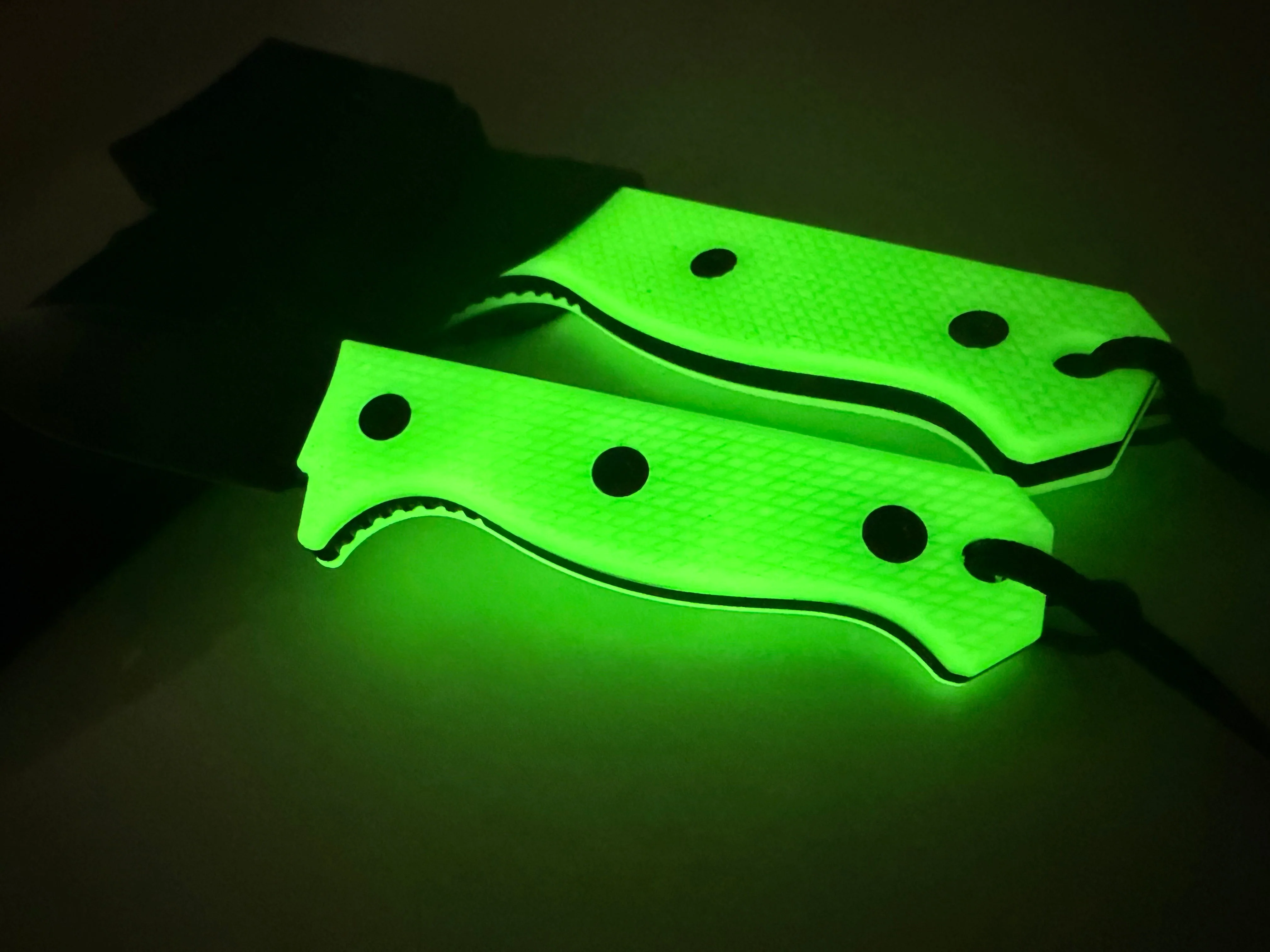 Compact R4A - Ready 4 Action Knife / D2 Fixed Blade ( UGM GLOW Scales ) 🔥 New 🔥 - Image 5