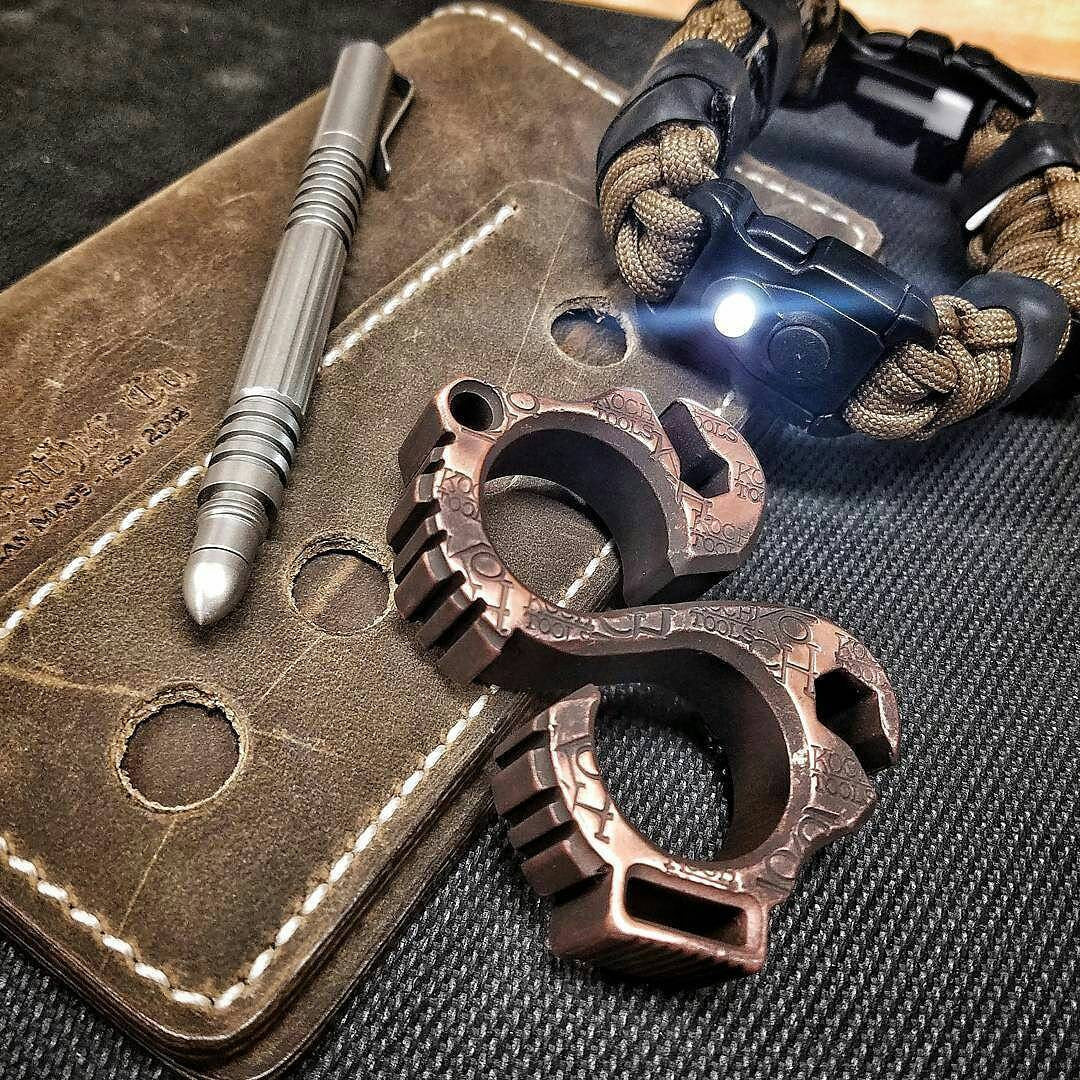 EDC Prepper - Paracord Bracelet Urban Tool Kit Equipped w/ LED Light, fire starter, blade, compass. - Image 11