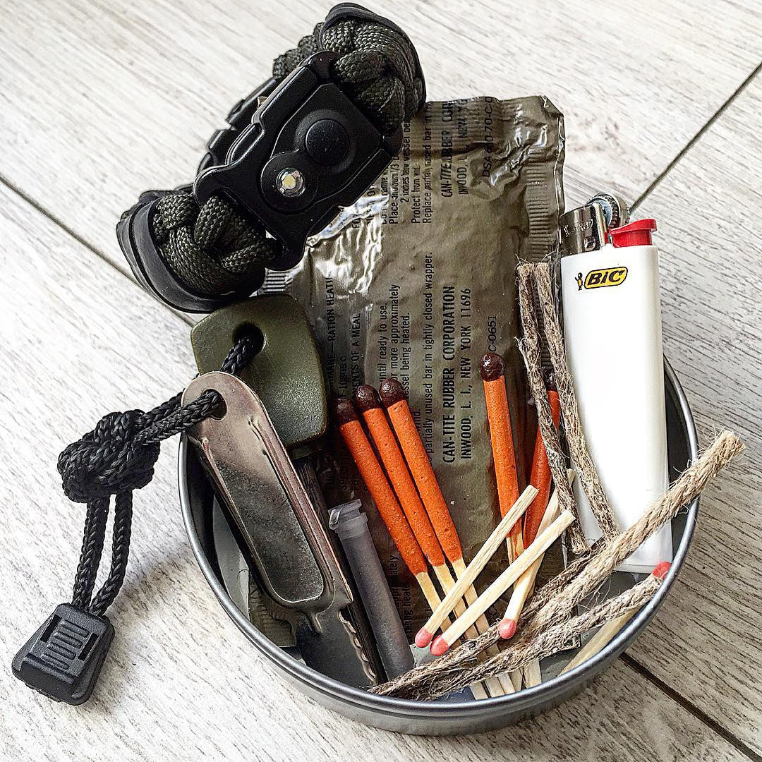 EDC Prepper - Paracord Bracelet Urban Tool Kit Equipped w/ LED Light, fire starter, blade, compass. - Image 27