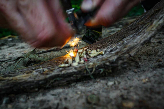 EDC Prepper - Paracord Bracelet Urban Tool Kit Equipped w/ LED Light, fire starter, blade, compass. - Image 9