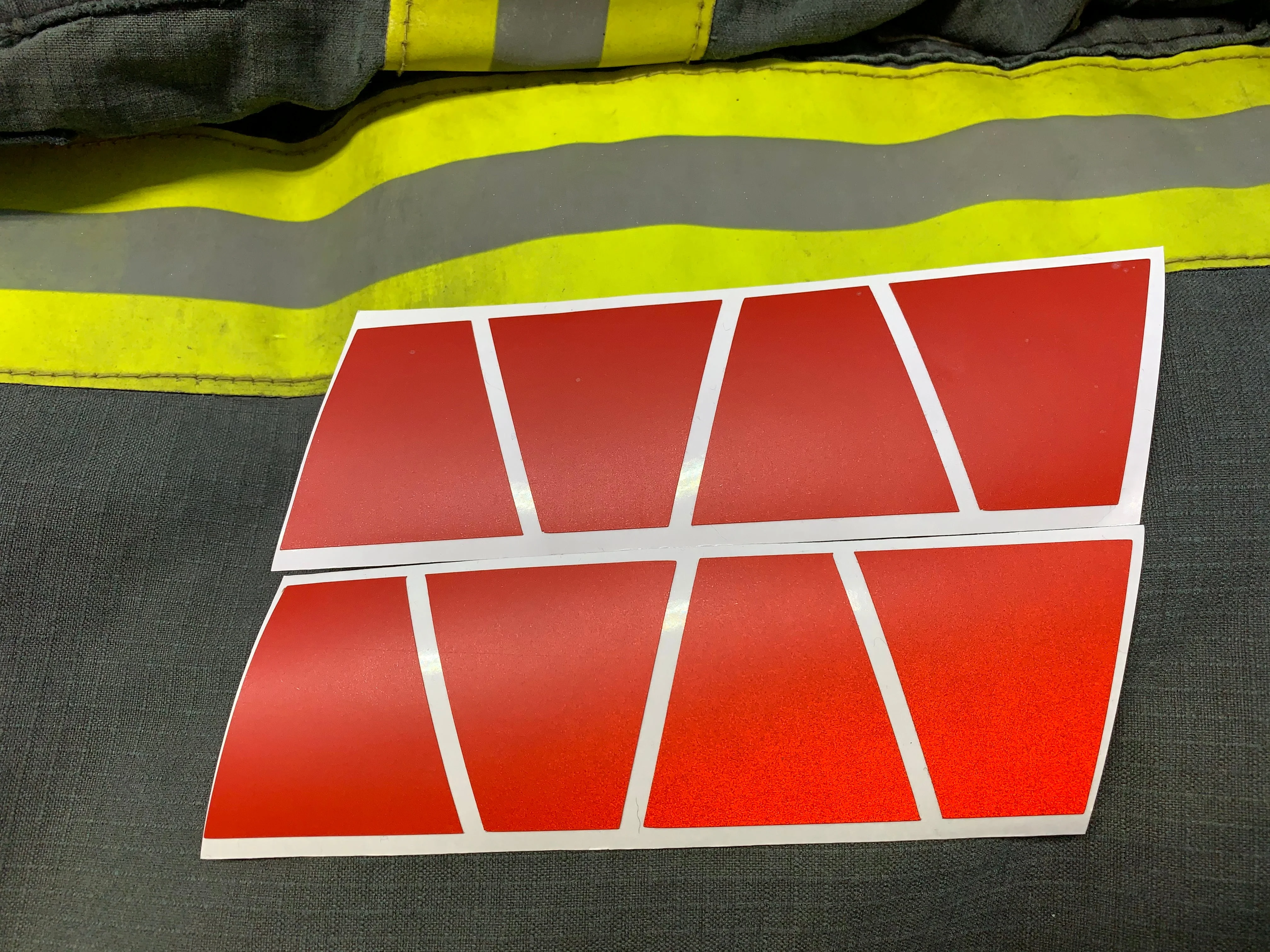 MATTE RED REFLECTIVE HELMET (TET) TETRAHEDRON 8 PACK - Image 3