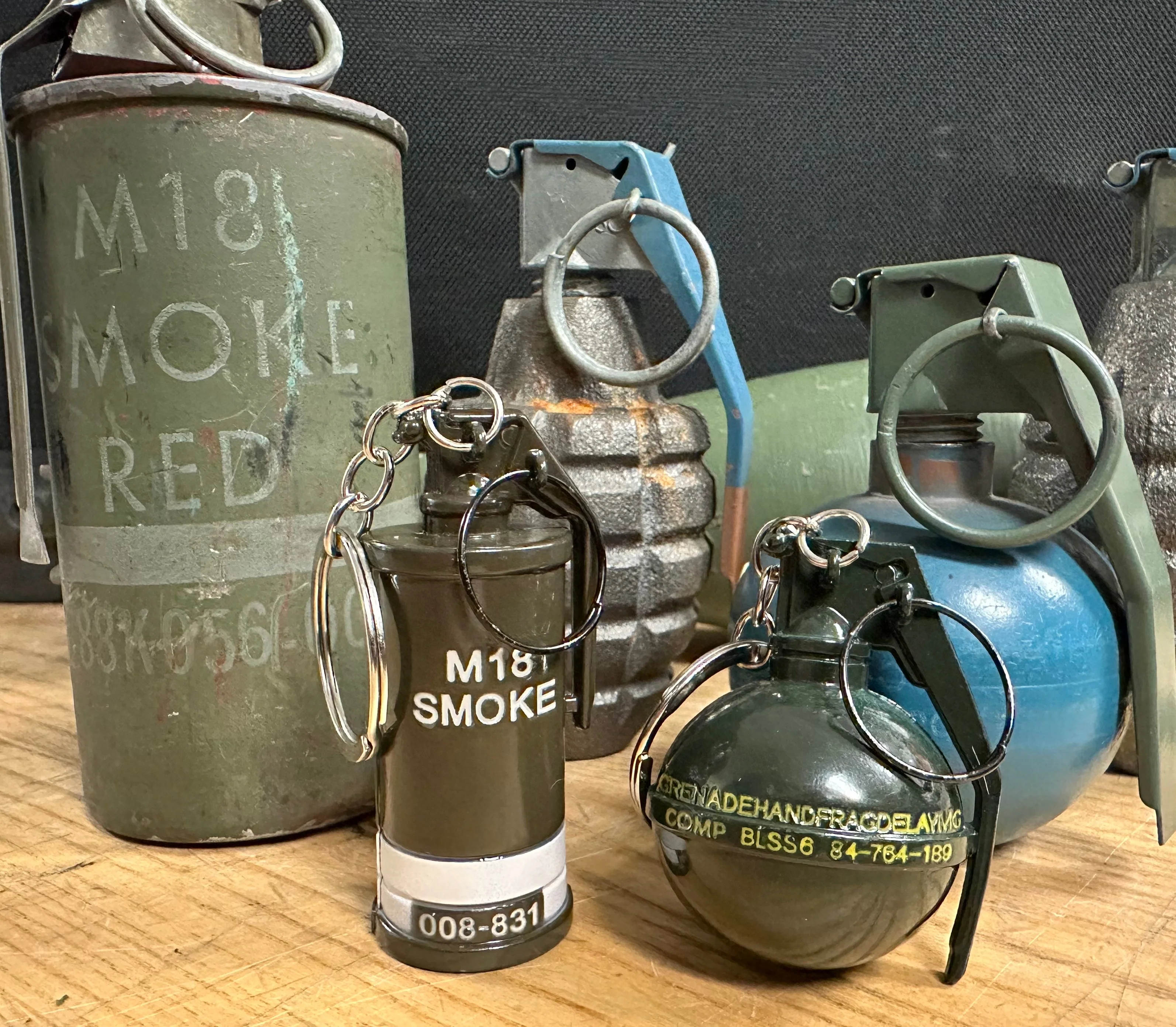 Mini Smoke Grenade Keychain – Tactical, Durable & Compact! - Image 3