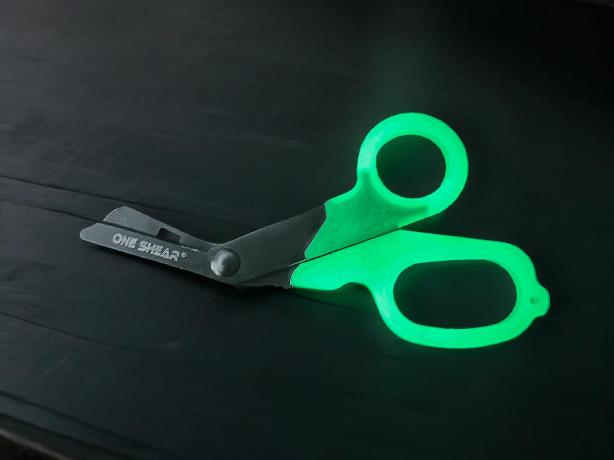 PRO Extreme Rescue Edition Trauma Shears - The Ultimate Emergency Tool for EMT or Nurses (various colors) | ONE SHEAR® - Image 11
