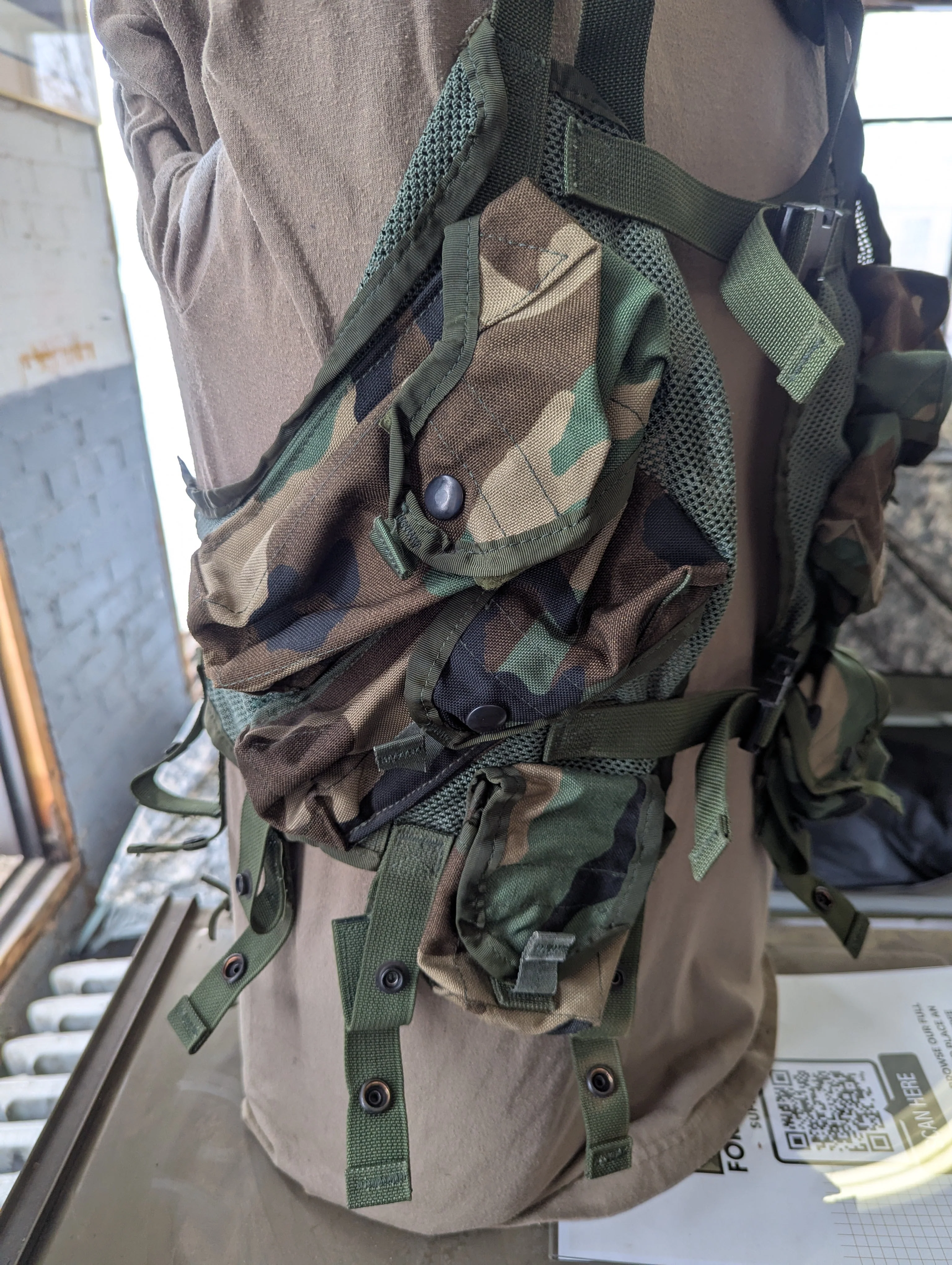 Tactical Load Bearing Vest - Image 4
