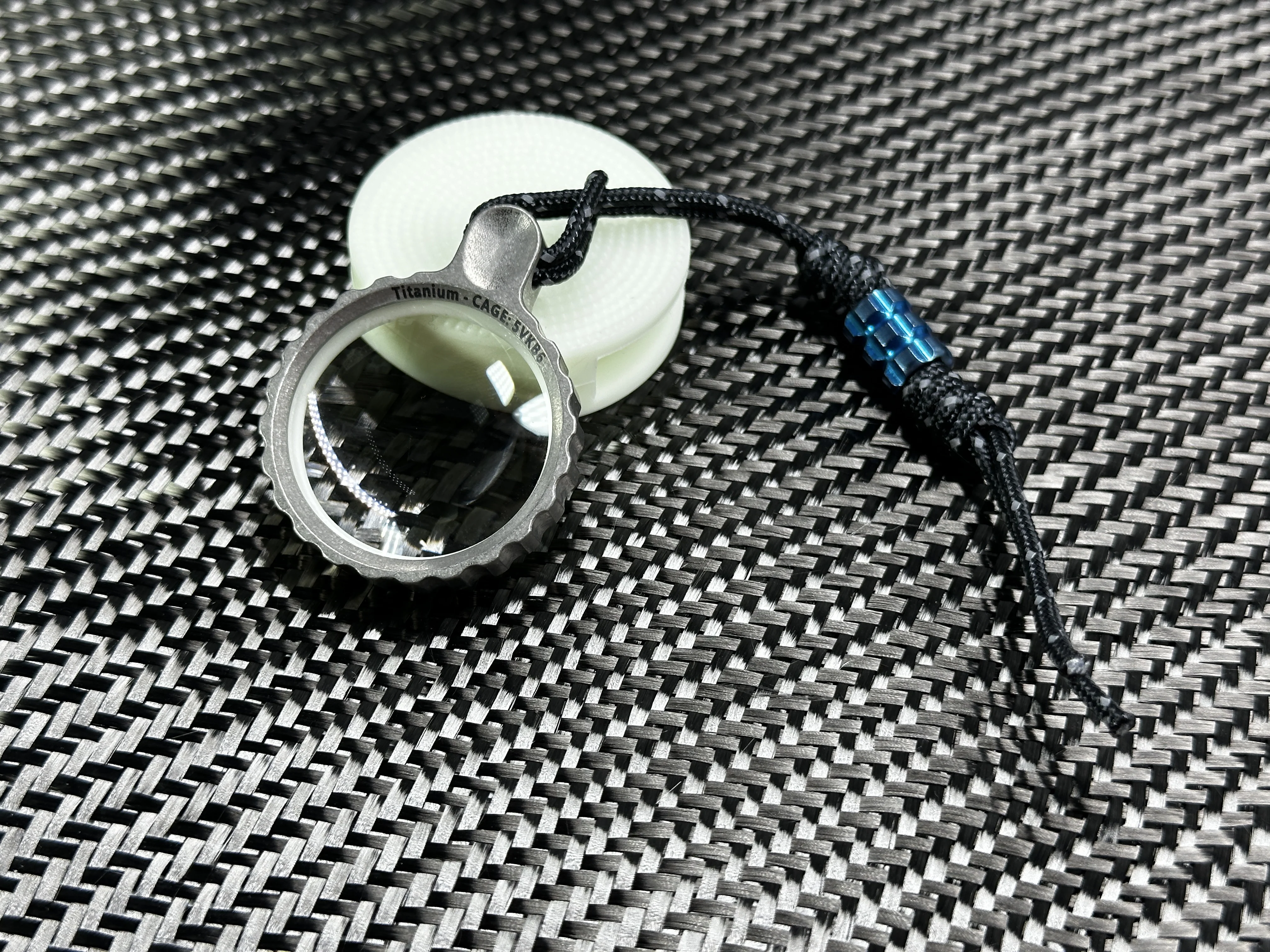 Titan Zoom - Sapphire Pocket Magnifier by Maratac® ( 2 Variants ) - Image 14
