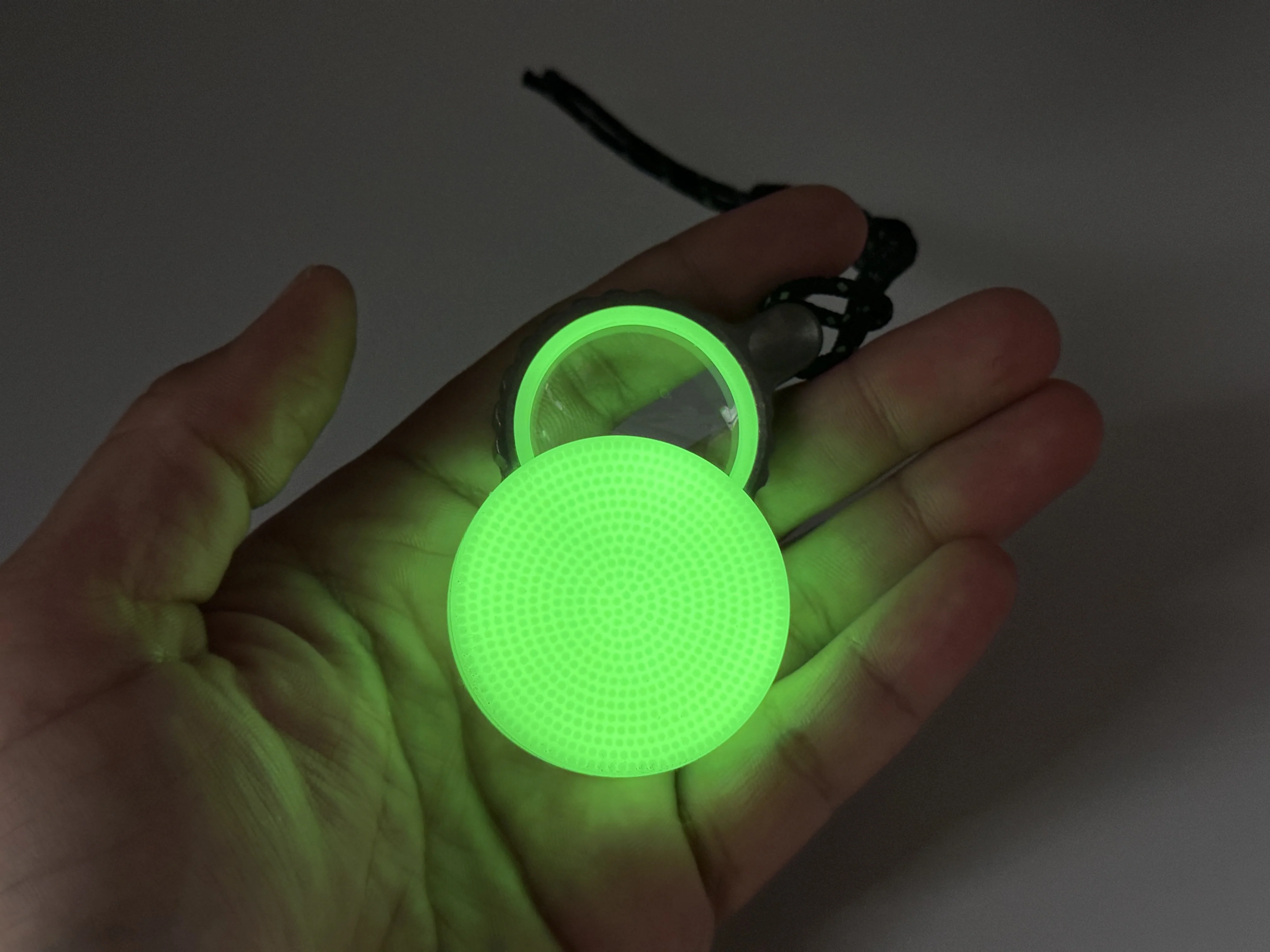 Titan Zoom - Sapphire Pocket Magnifier by Maratac® ( 2 Variants ) - Image 8