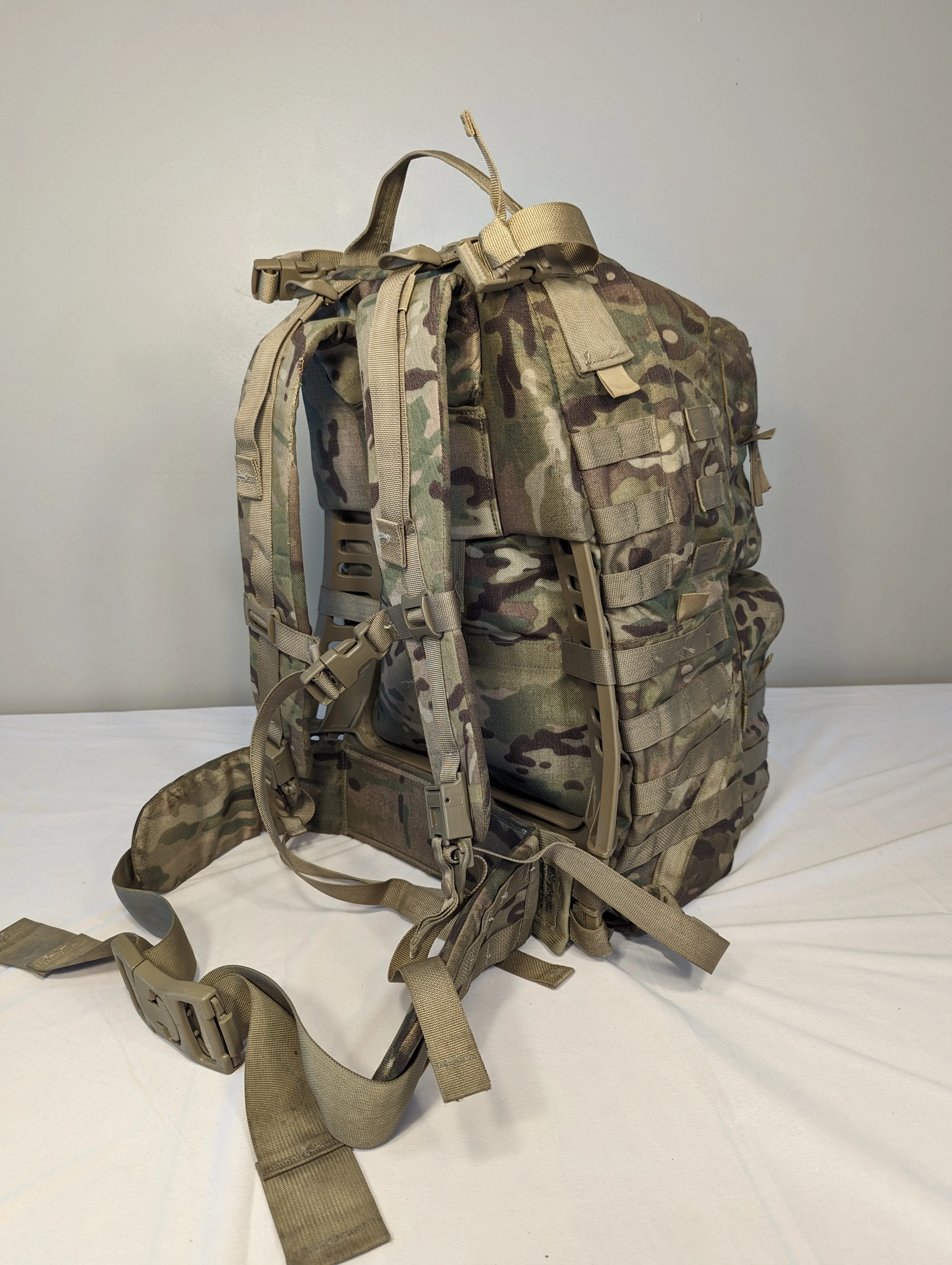 U.S. Military Surplus Medium Field Pack Rucksack MOLLE II Complete - OCP/Multicam - Image 4