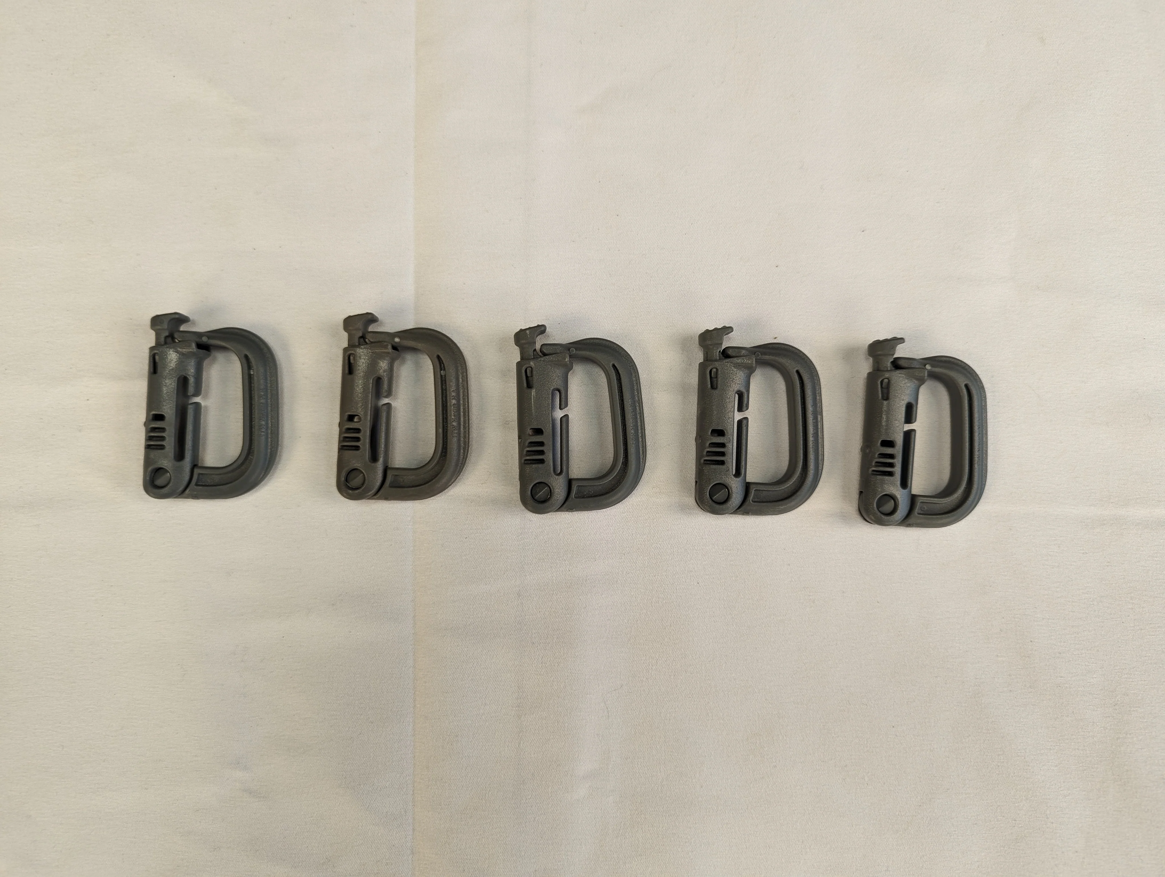 USGI ITW Nexus MOLLE Grimloc Carabiner 5 pack - Image 2